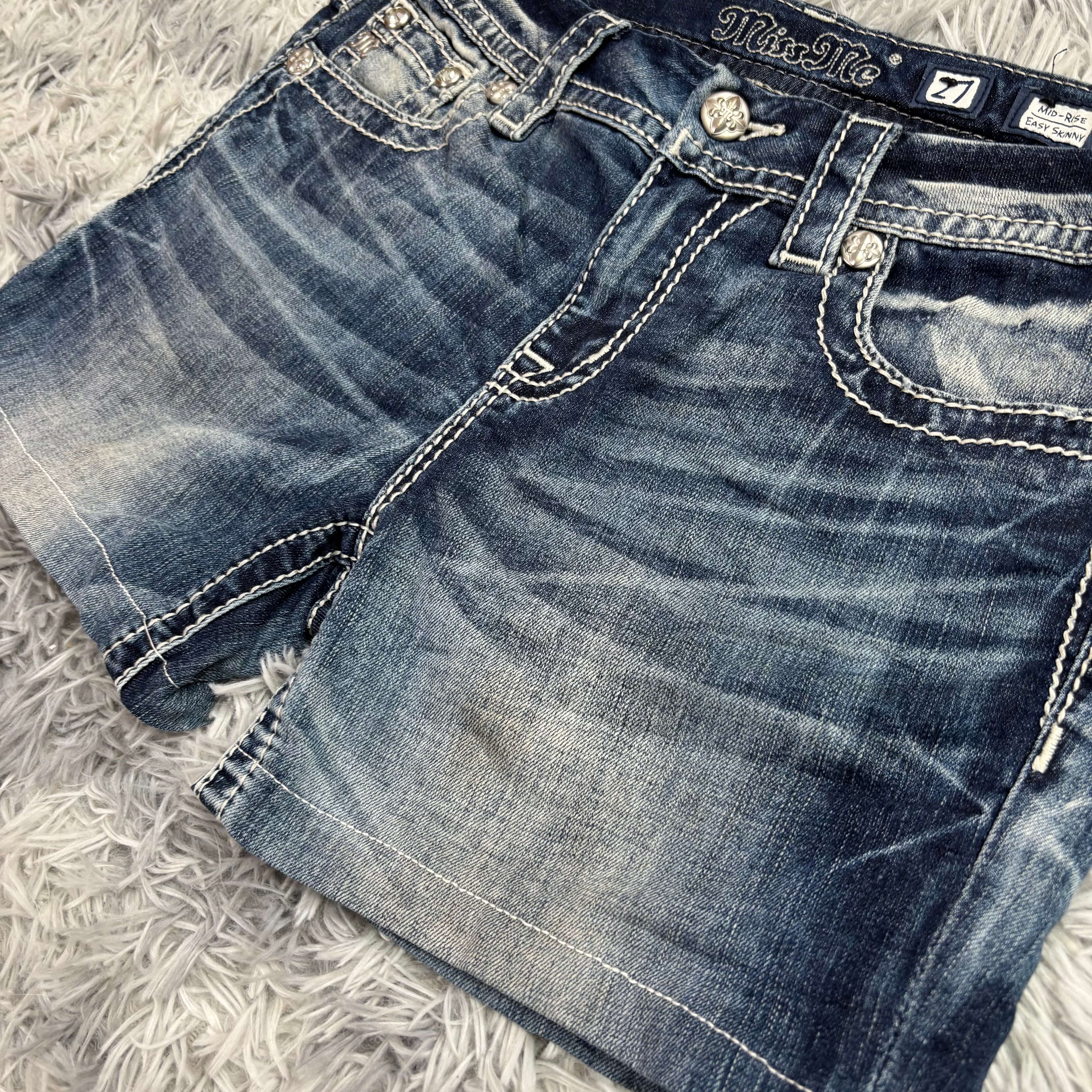 Miss me Shorts / Hotpants mit  besonderem Backprint