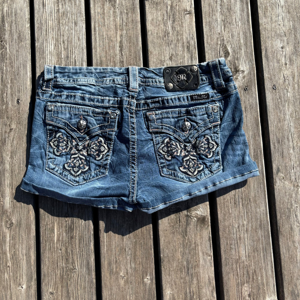 Süße Miss Me Shorts/ Hotpants für Frauen /00s 90s streetwear vintage baddie (M) S67