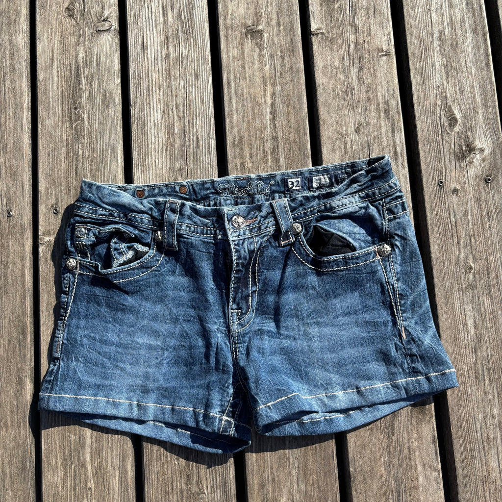Süße Miss Me Shorts/ Hotpants für Frauen /00s 90s streetwear vintage baddie (M) S67