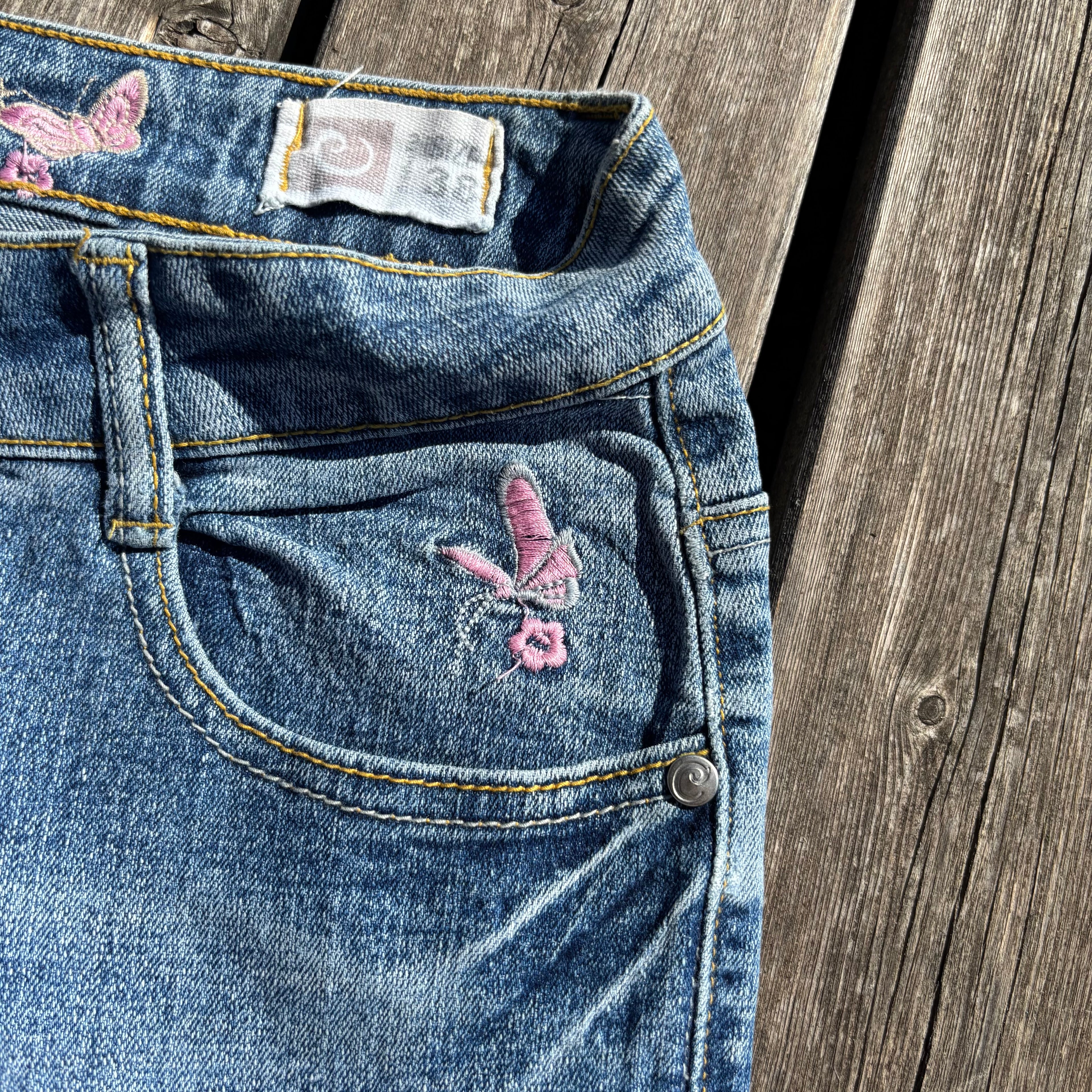Süße Y2K Lowwaist Bootcut Jeans mit tollen Backprint /women 00s 90s vintage baddie (S-M) S58