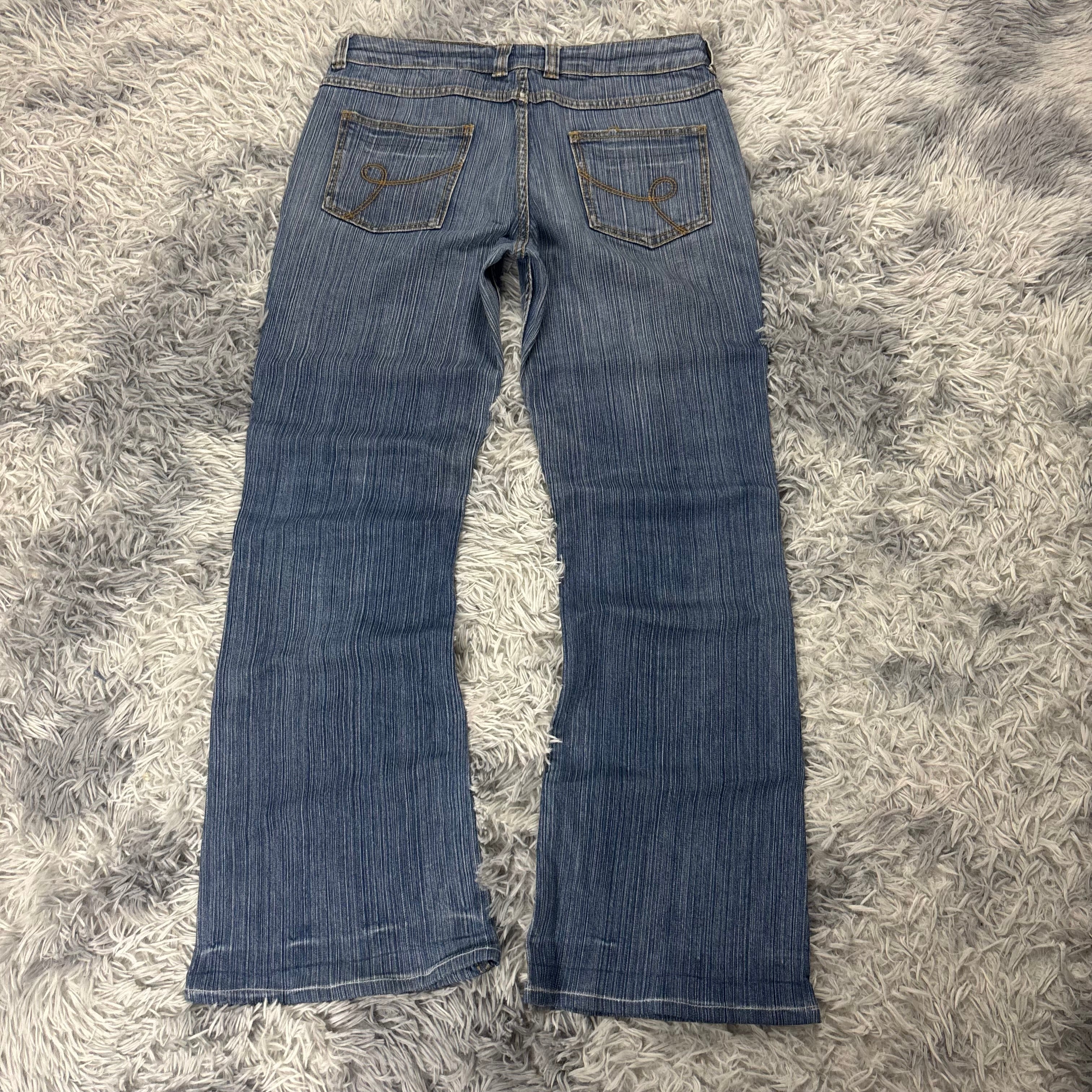 Süße Y2K Bootcut Lowwaist Jeans mit backprint /women 00s 90s vintage  S17 (M-L)