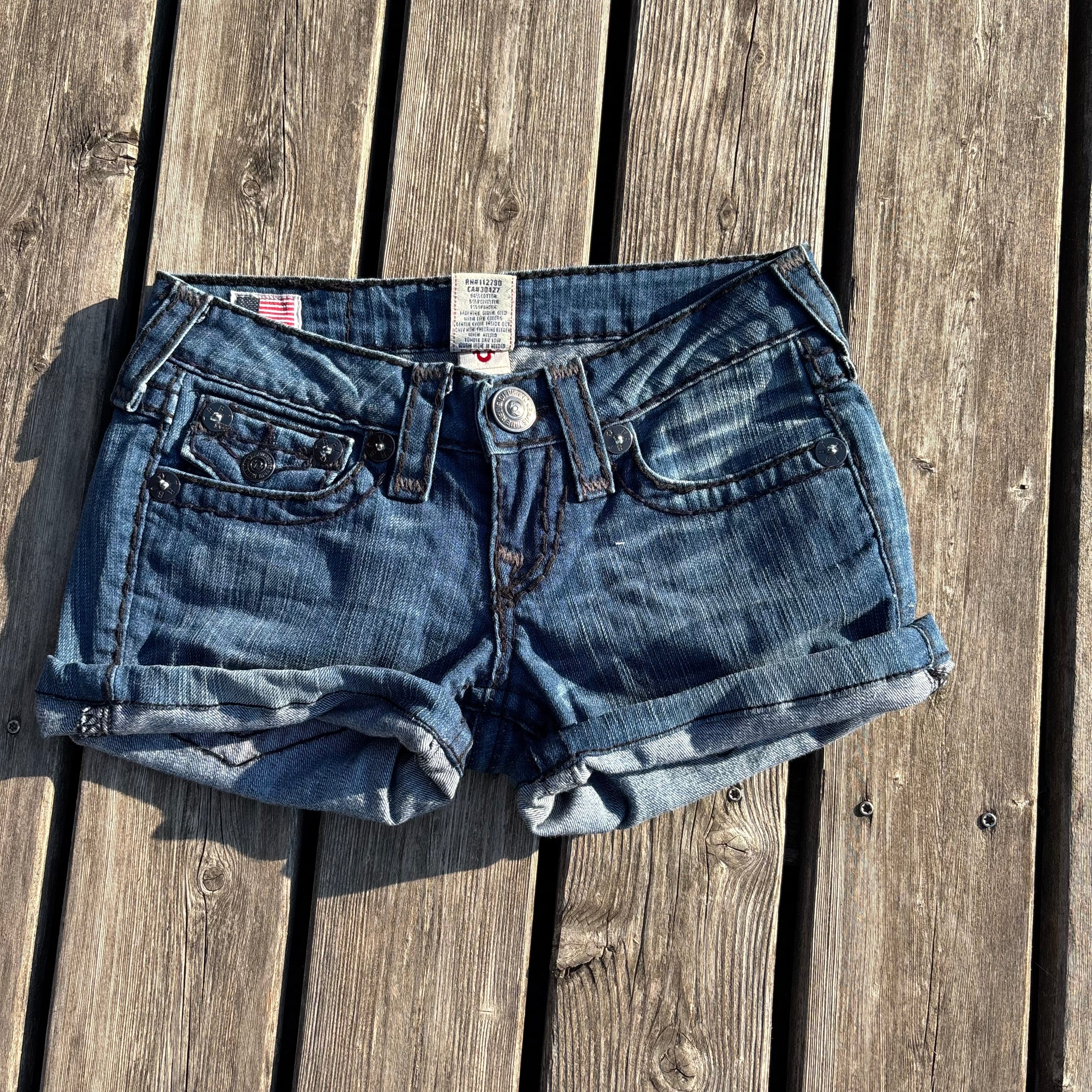 Süße True Religion Shorts / Hotpants women vintage 00s 90s (XXS-XS) S57