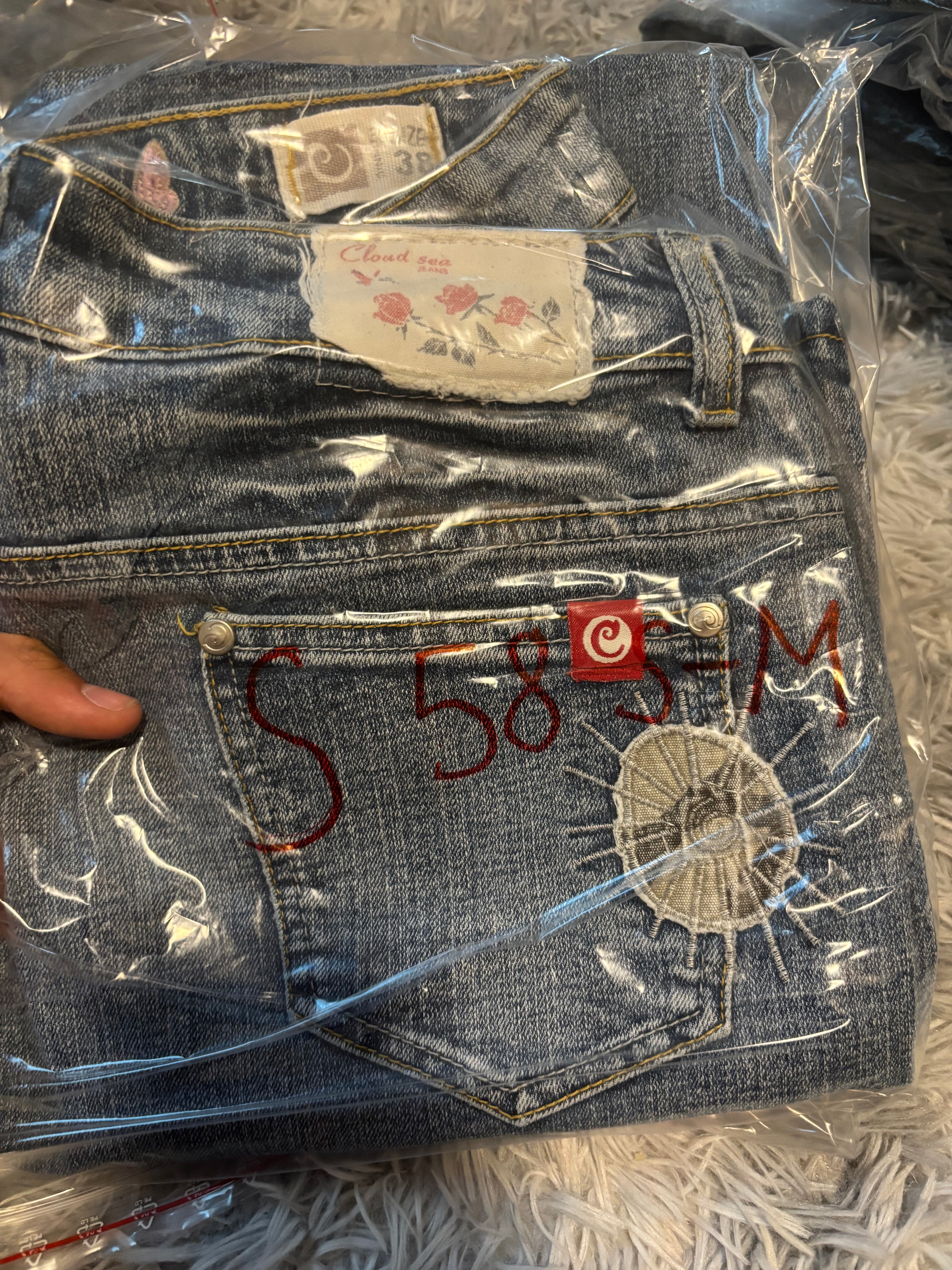 Süße Y2K Lowwaist Bootcut Jeans mit tollen Backprint /women 00s 90s vintage baddie (S-M) S58