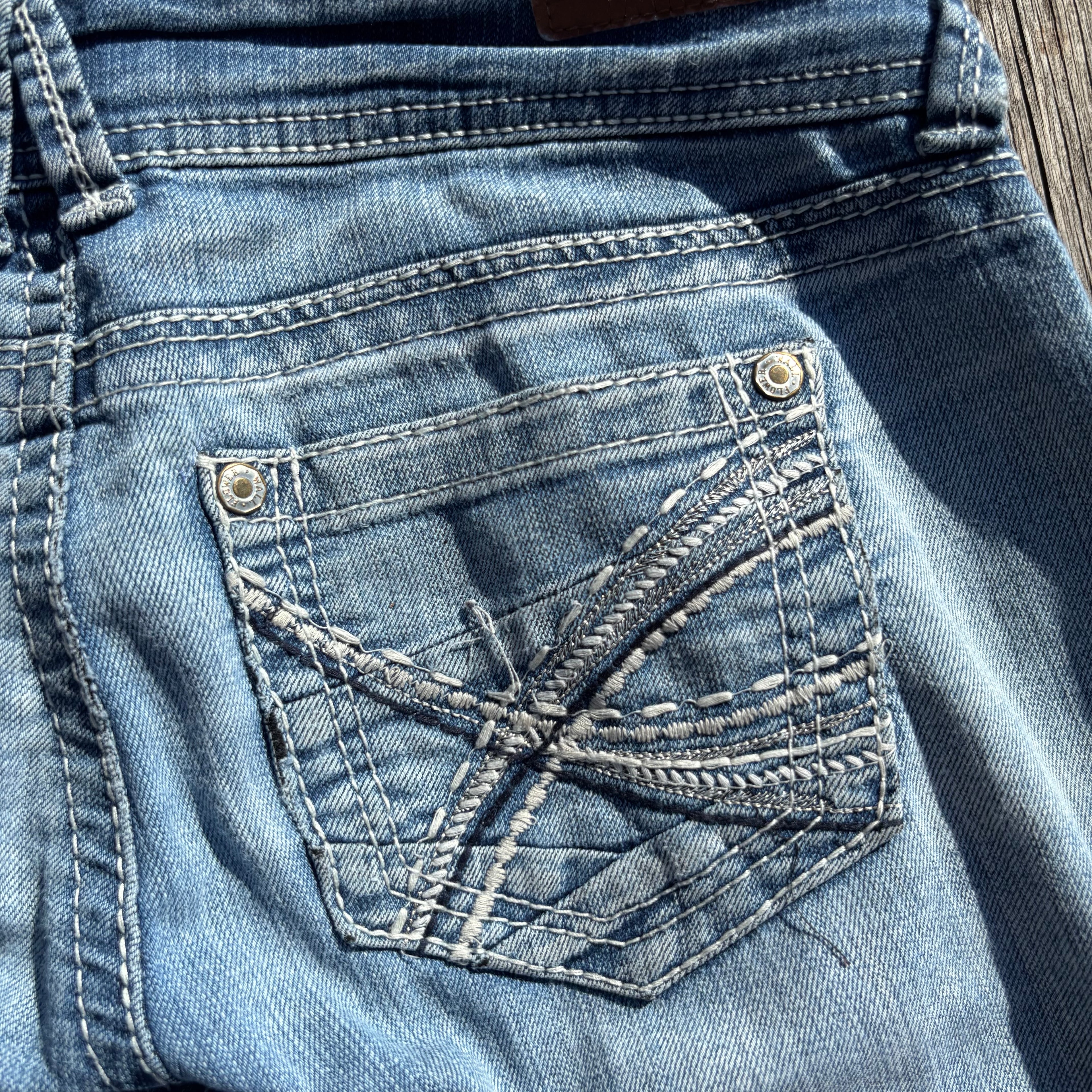 Süße Y2K Lowwaist Bootcut Jeans mit tollen Backprint /women 00s 90s vintage baddie (XS) S60