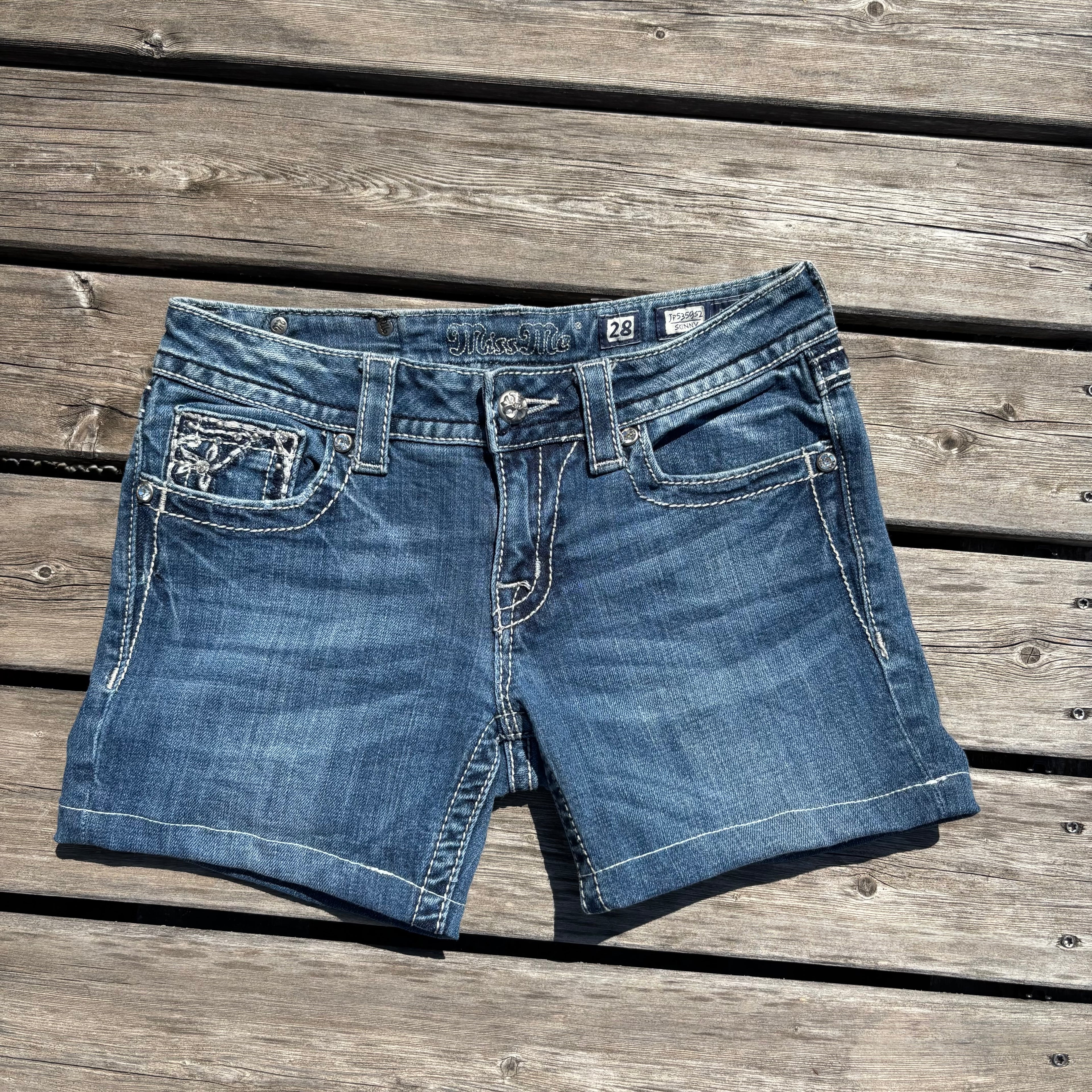 Süße Miss Me Shorts / Hotpants mit tollen Backprint für Frauen 00s 90s vintage baddie S 96 (S)