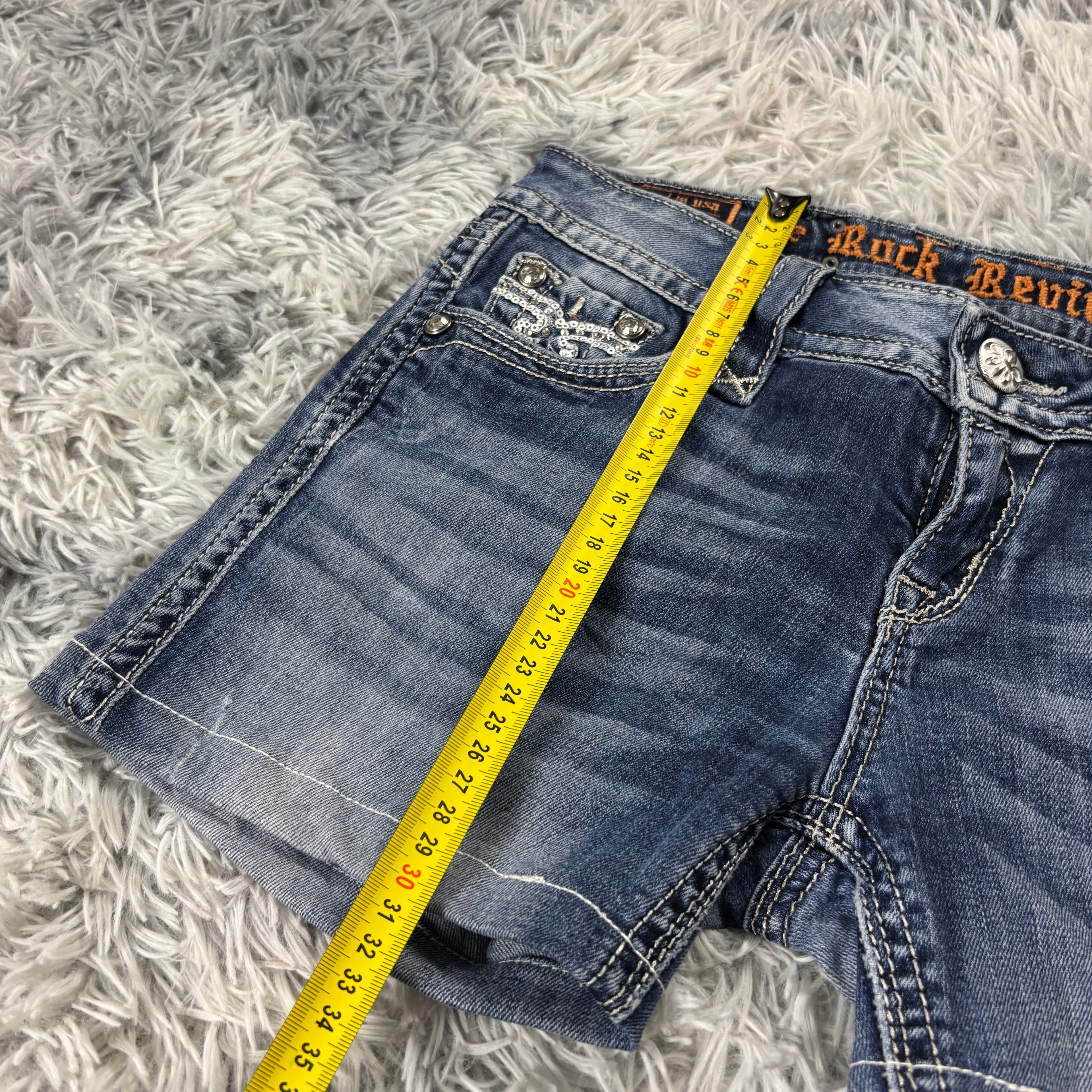 Rock Revival Shorts / Hotpants für Frauen mit Backprint 00s 90s vintage baddie (S-M) S29