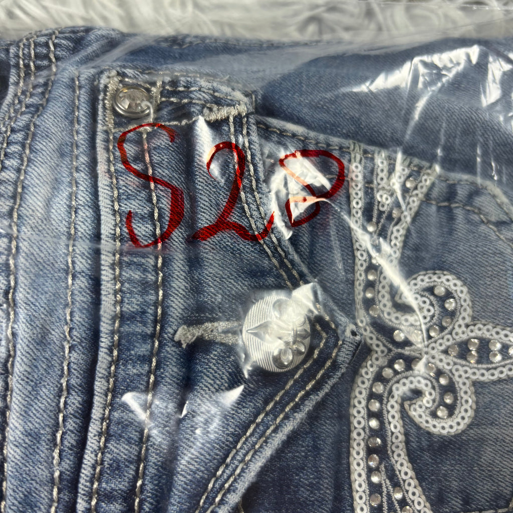 Rock Revival Shorts / Hotpants für Frauen mit Backprint 00s 90s vintage baddie (S-M) S29
