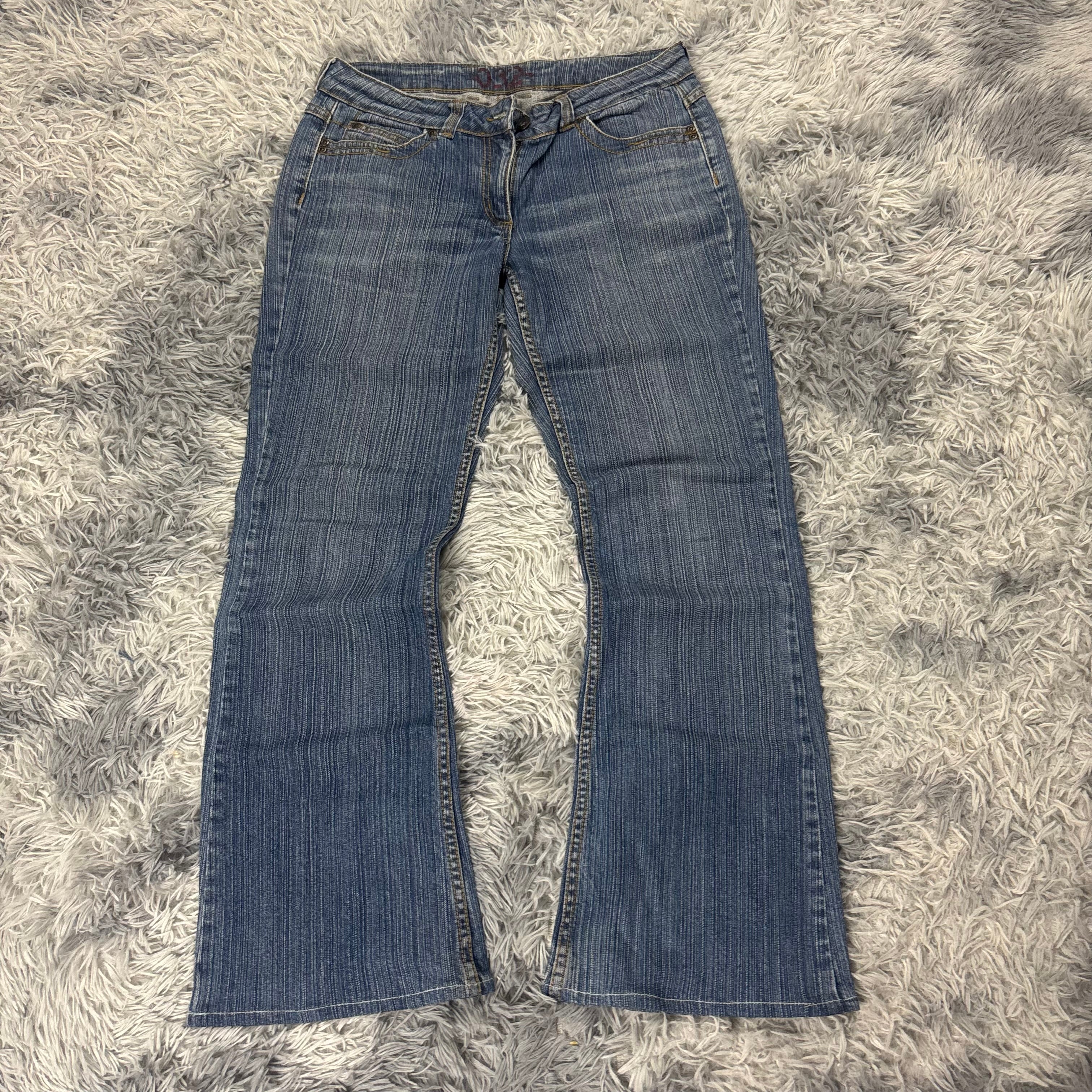 Süße Y2K Bootcut Lowwaist Jeans mit backprint /women 00s 90s vintage  S17 (M-L)