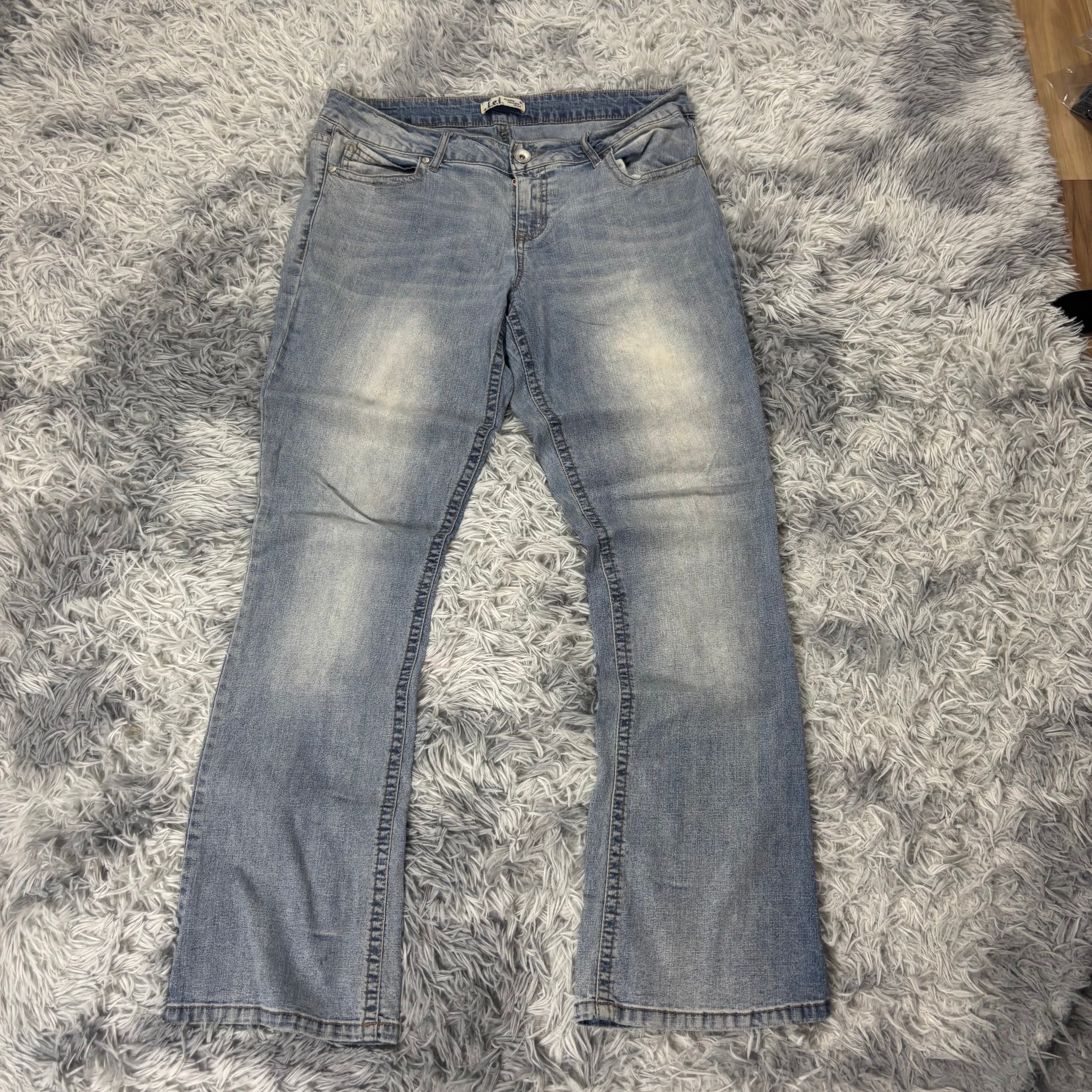 Süße Y2K Lowwaist Bootcut Jeans mit tollen Backprint /90s 00s baddie vintage (L-XL) S19