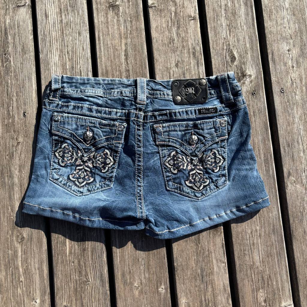 Süße Miss Me Shorts/ Hotpants für Frauen /00s 90s streetwear vintage baddie (M) S67