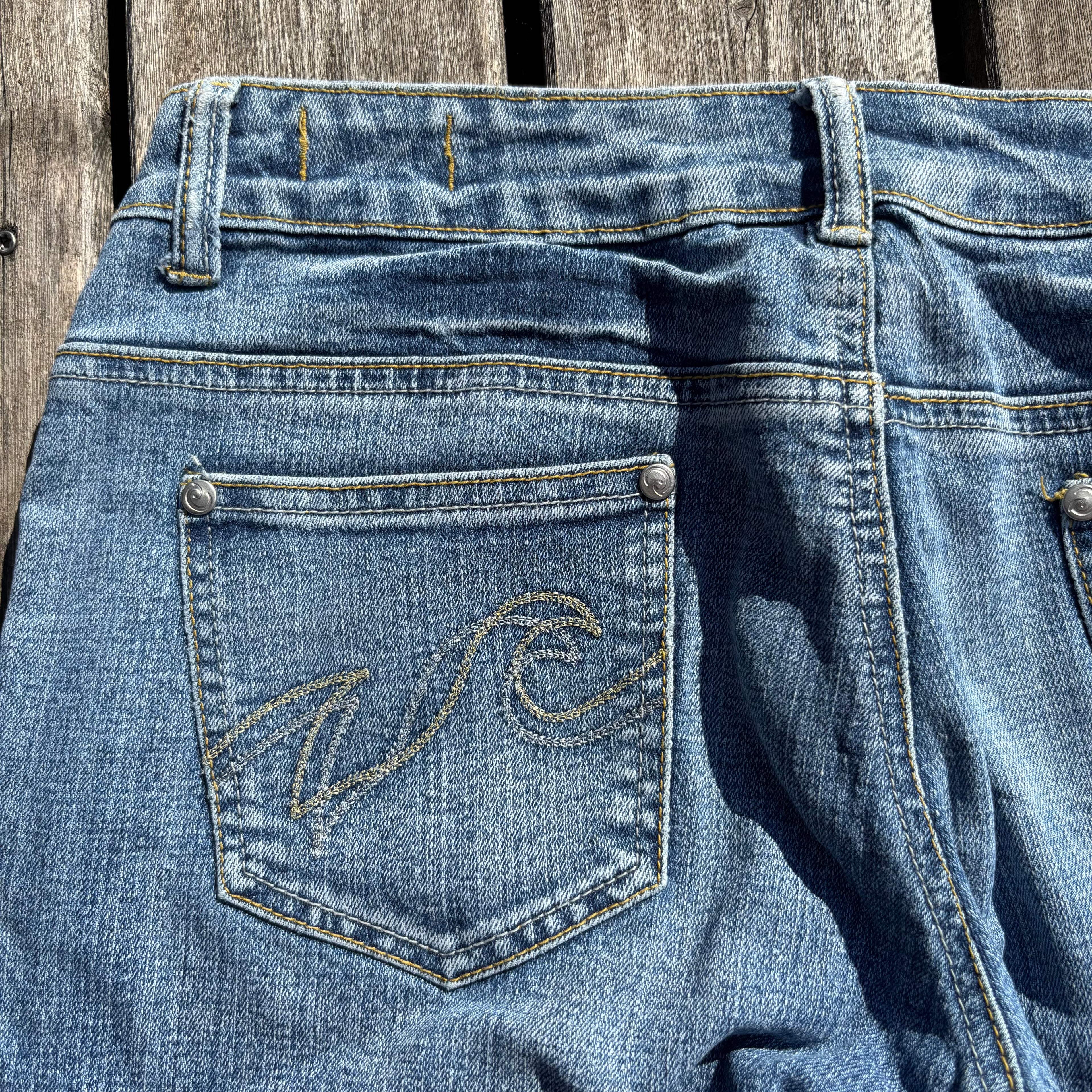 Süße Y2K Lowwaist Bootcut Jeans mit tollen Backprint /women 00s 90s vintage baddie (S-M) S58