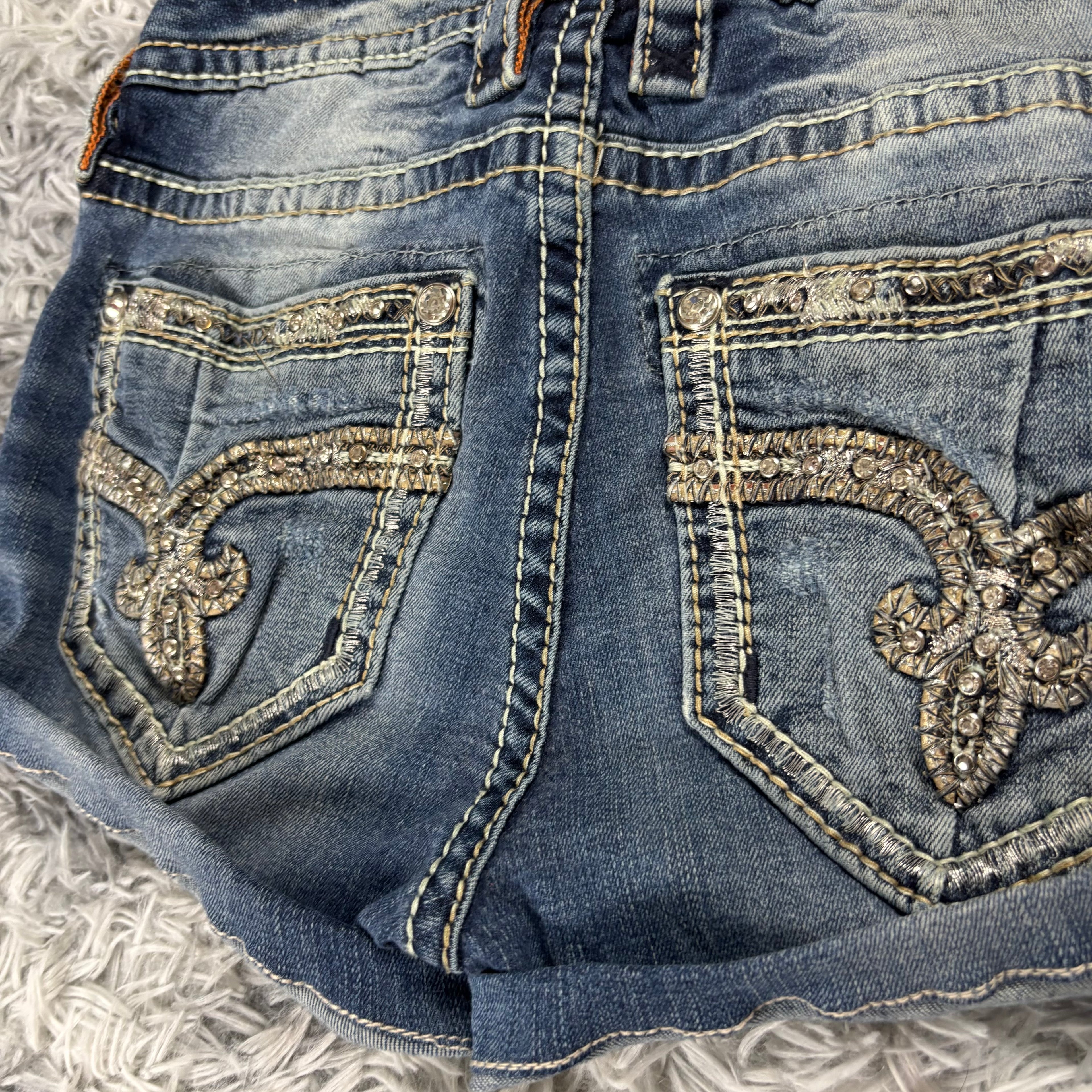 AA/ Rock Revival Shorts/Hotpants /women 00s 90s vintage baddie (XXS) (S32)