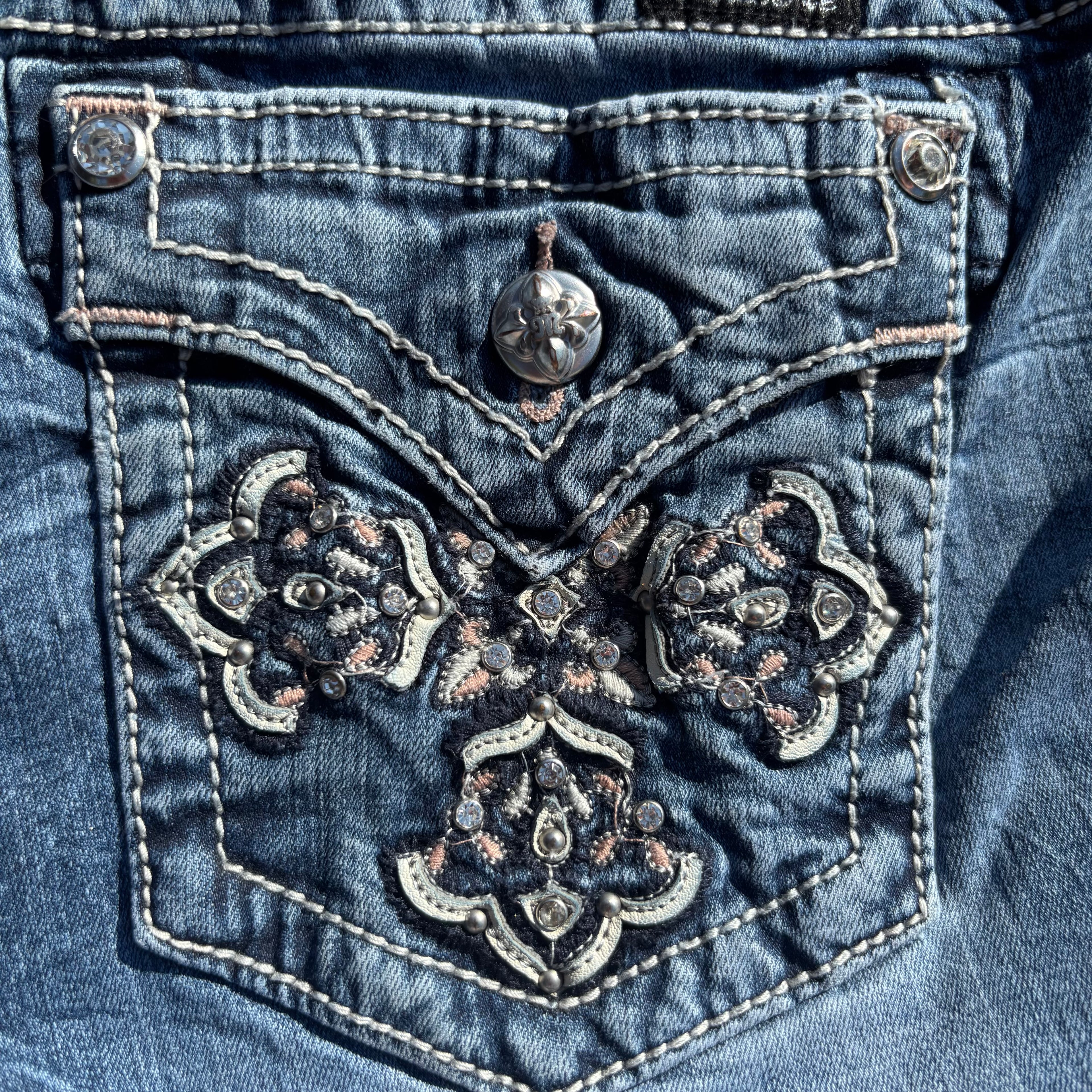 Süße Miss Me Shorts/ Hotpants für Frauen /00s 90s streetwear vintage baddie (M) S67