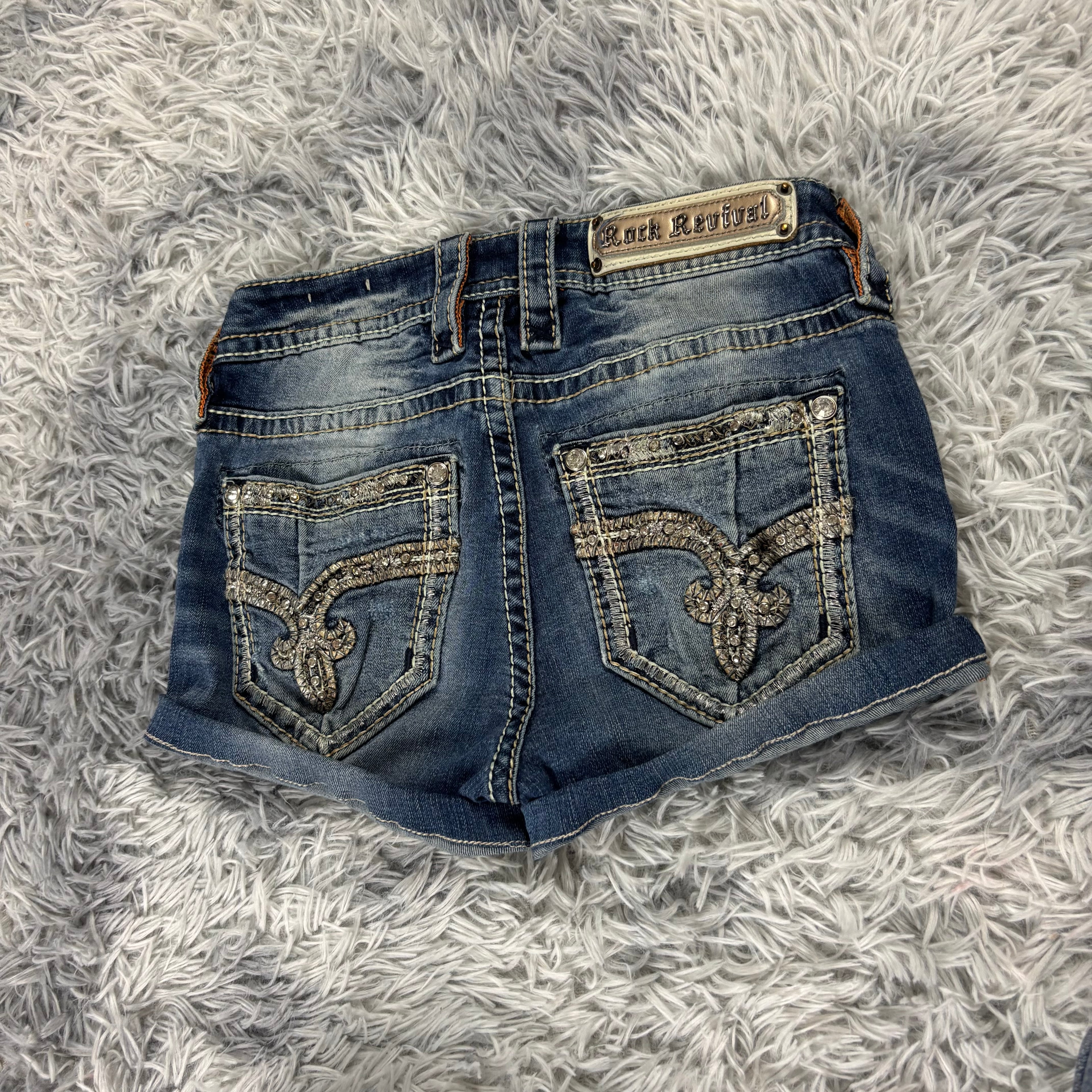 AA/ Rock Revival Shorts/Hotpants /women 00s 90s vintage baddie (XXS) (S32)