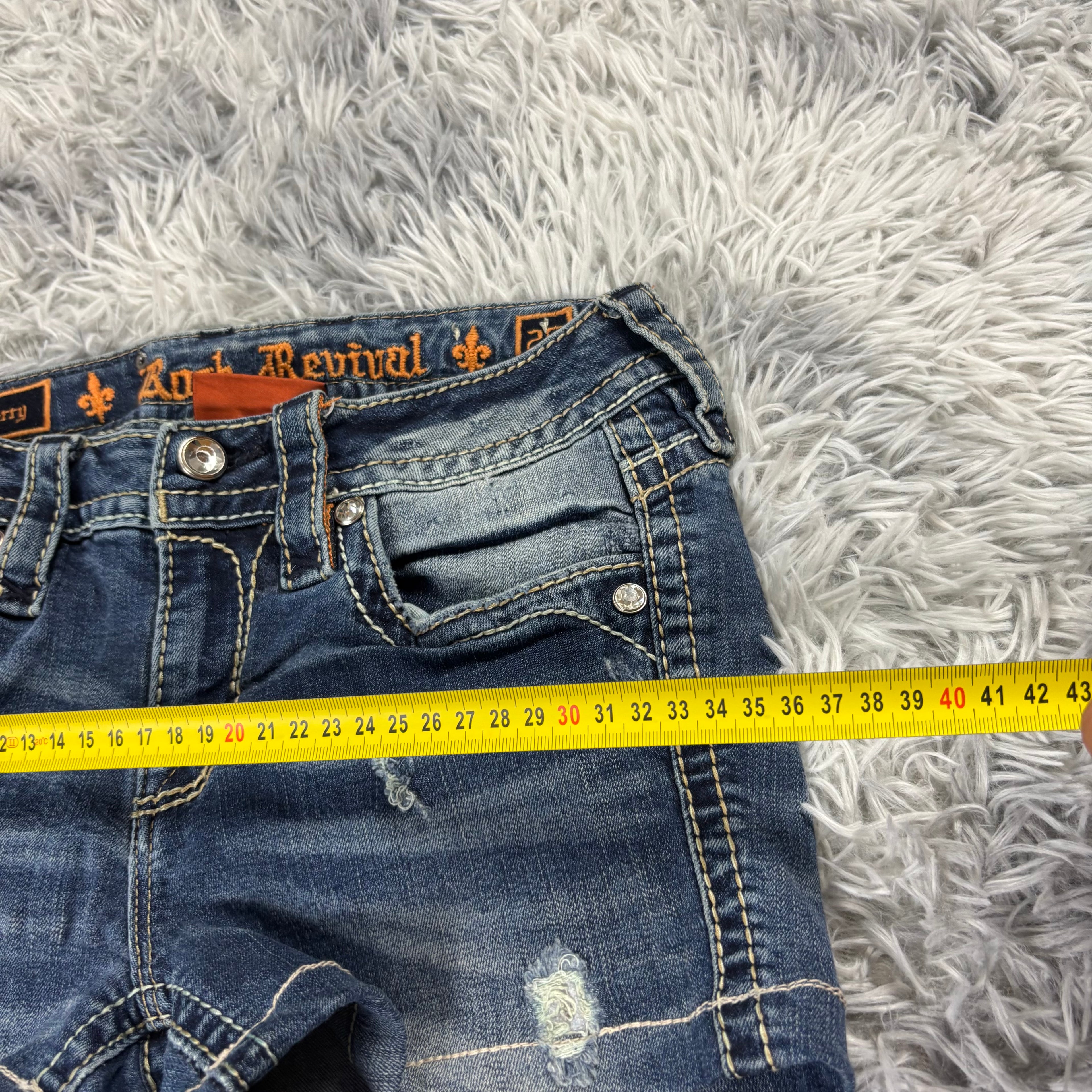 AA/ Rock Revival Shorts/Hotpants /women 00s 90s vintage baddie (XXS) (S32)